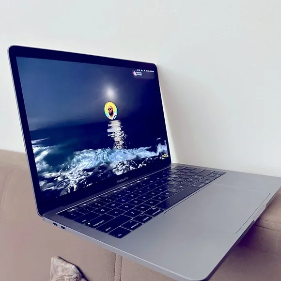 Apple | Computers, Laptops & Parts | Macbook Pro 3in 219